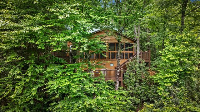 184 Fightingtown Drive, Blue Ridge, GA 30513
