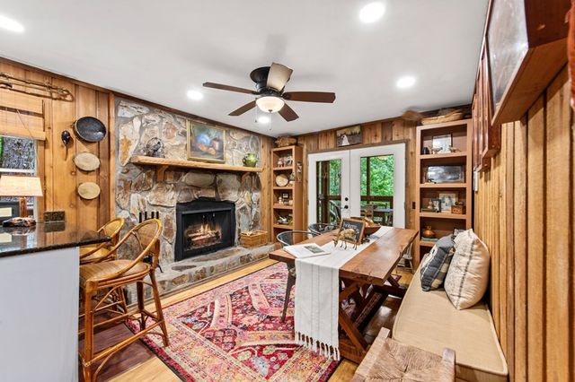 184 Fightingtown Drive, Blue Ridge, GA 30513