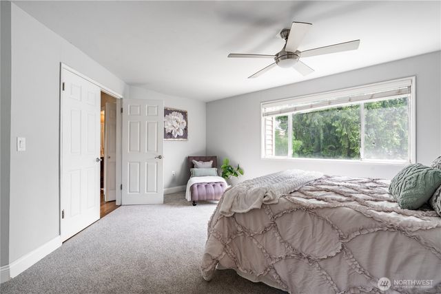 902 52nd Street SE, Auburn, WA 98092