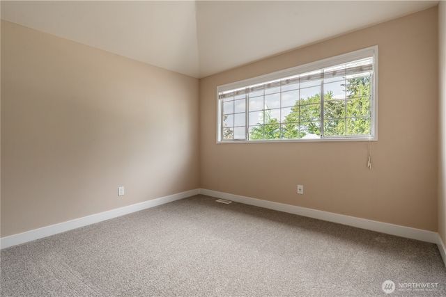 902 52nd Street SE, Auburn, WA 98092