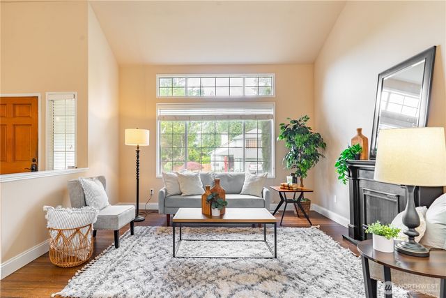 902 52nd Street SE, Auburn, WA 98092