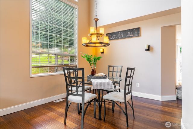 902 52nd Street SE, Auburn, WA 98092