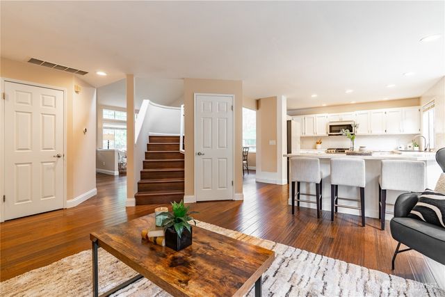 902 52nd Street SE, Auburn, WA 98092