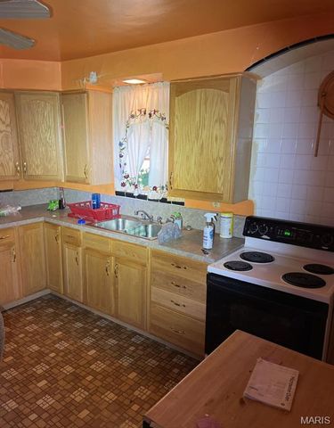 1533 Gieseking Lane, St Louis, MO 63147