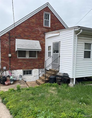 1533 Gieseking Lane, St Louis, MO 63147