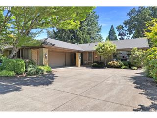 1254 RIO GLEN Dr, Eugene, OR 97401