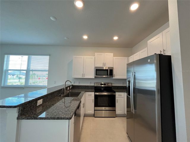 10337 TRUMPET HONEYSUCKLE WAY, San Antonio, FL 33576