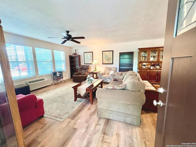 79 live oak, Brackettville, TX 78832