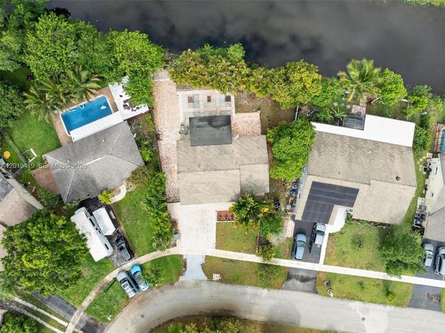 9600 Richmond Cir, Boca Raton, FL 33434