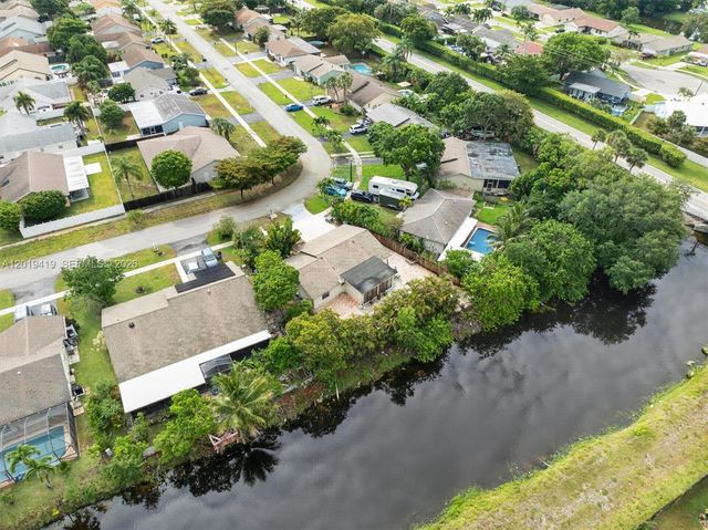 9600 Richmond Cir, Boca Raton, FL 33434