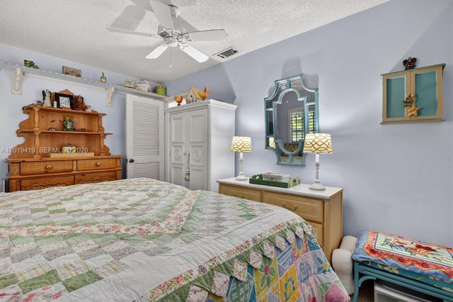 9600 Richmond Cir, Boca Raton, FL 33434
