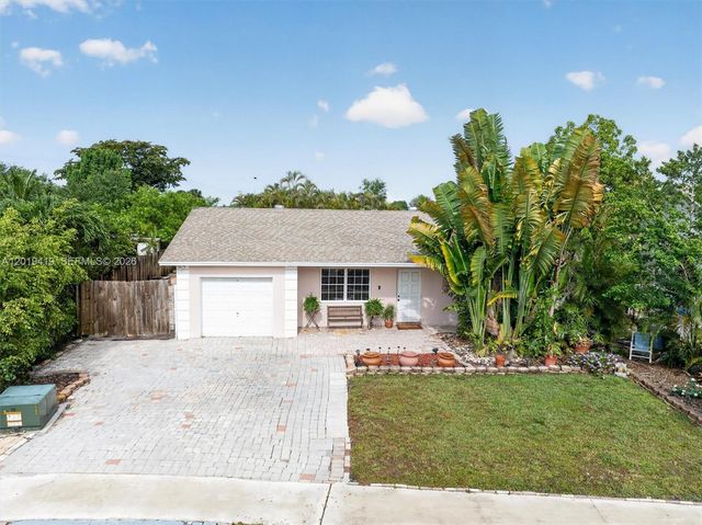 9600 Richmond Cir, Boca Raton, FL 33434