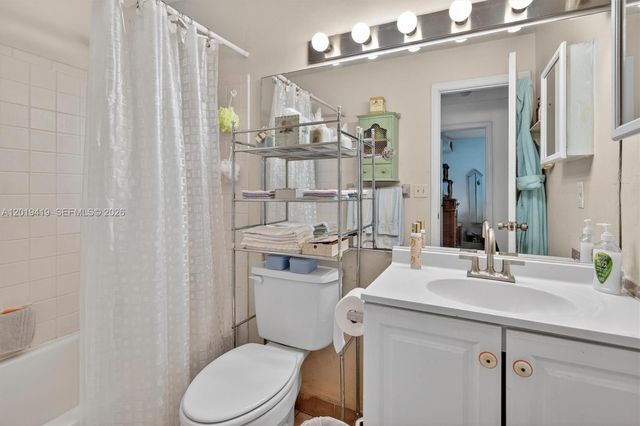 9600 Richmond Cir, Boca Raton, FL 33434