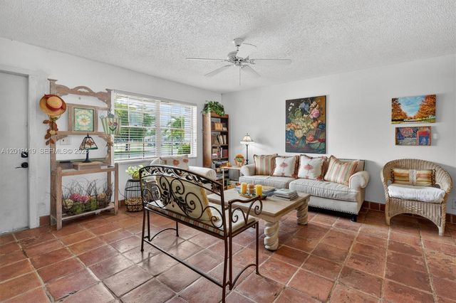 9600 Richmond Cir, Boca Raton, FL 33434