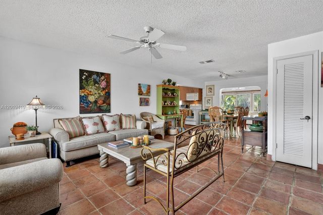 9600 Richmond Cir, Boca Raton, FL 33434