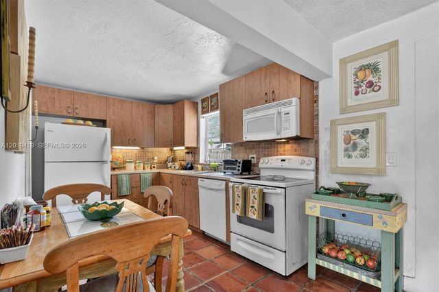9600 Richmond Cir, Boca Raton, FL 33434
