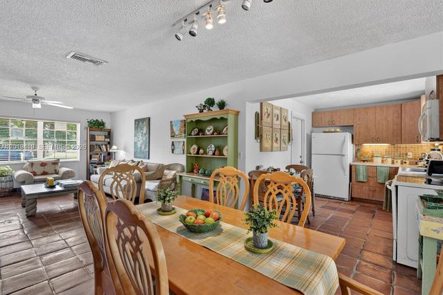 9600 Richmond Cir, Boca Raton, FL 33434