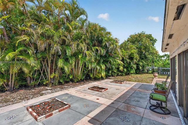 9600 Richmond Cir, Boca Raton, FL 33434