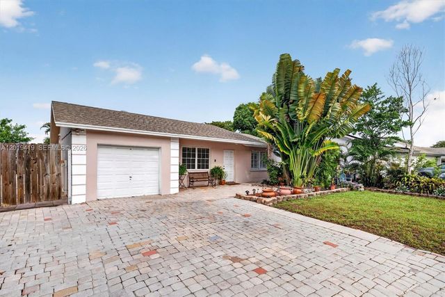 9600 Richmond Cir, Boca Raton, FL 33434