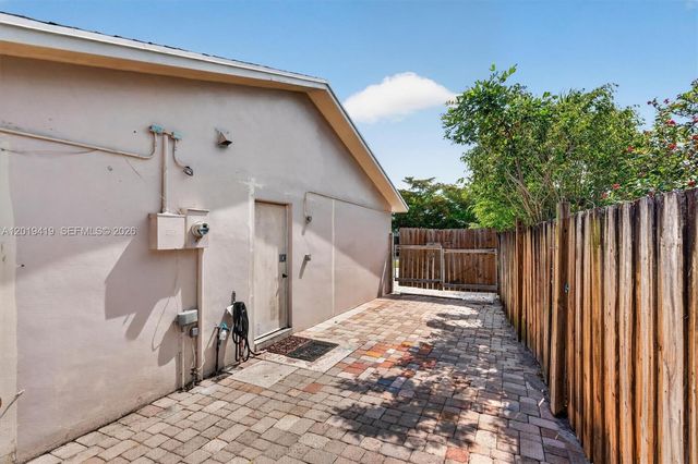 9600 Richmond Cir, Boca Raton, FL 33434