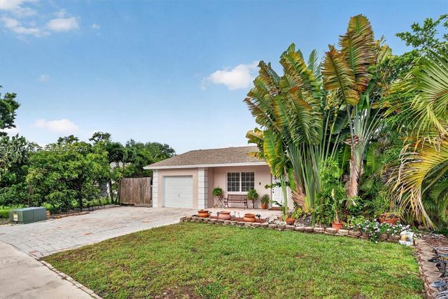 9600 Richmond Cir, Boca Raton, FL 33434