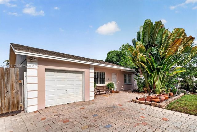 9600 Richmond Cir, Boca Raton, FL 33434