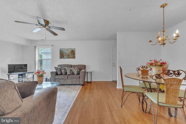 44 VILLAGE LN, Mount Laurel, NJ 08054