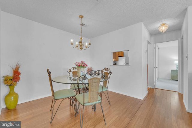44 VILLAGE LN, Mount Laurel, NJ 08054