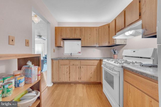 44 VILLAGE LN, Mount Laurel, NJ 08054