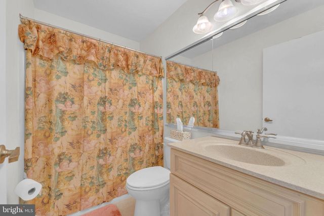 44 VILLAGE LN, Mount Laurel, NJ 08054