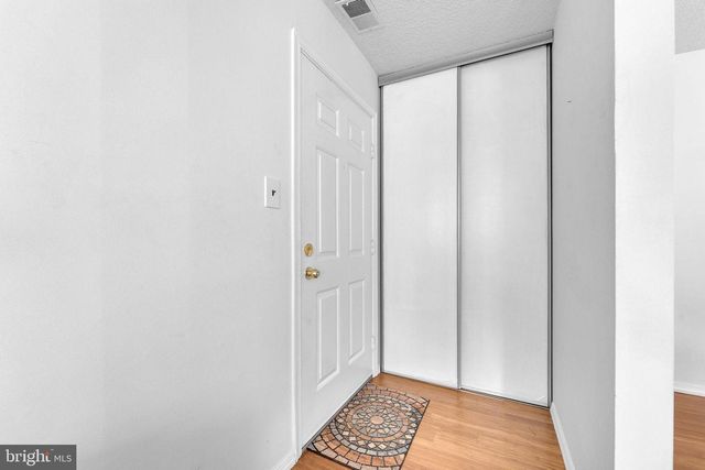 44 VILLAGE LN, Mount Laurel, NJ 08054