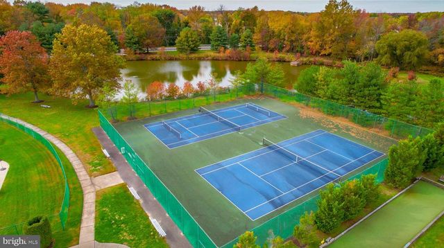 44 VILLAGE LN, Mount Laurel, NJ 08054