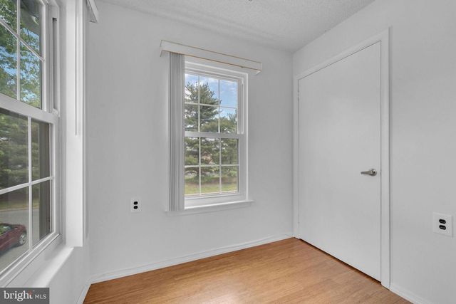 44 VILLAGE LN, Mount Laurel, NJ 08054