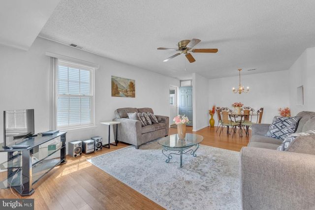 44 VILLAGE LN, Mount Laurel, NJ 08054
