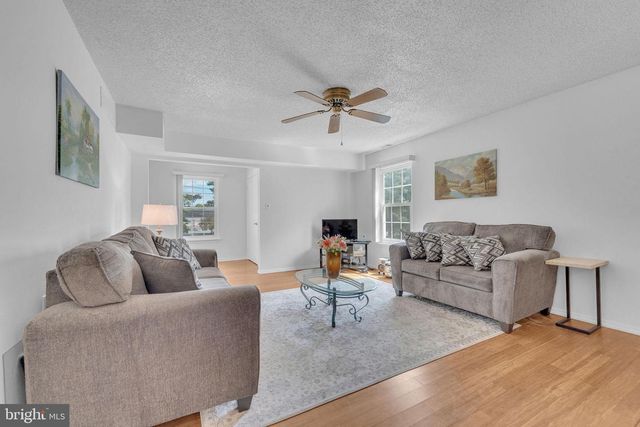 44 VILLAGE LN, Mount Laurel, NJ 08054