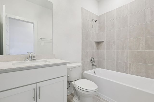 5121 Redbud Valley Drive, Pearland, TX 77584