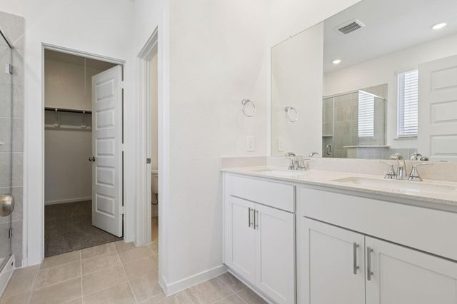 5121 Redbud Valley Drive, Pearland, TX 77584