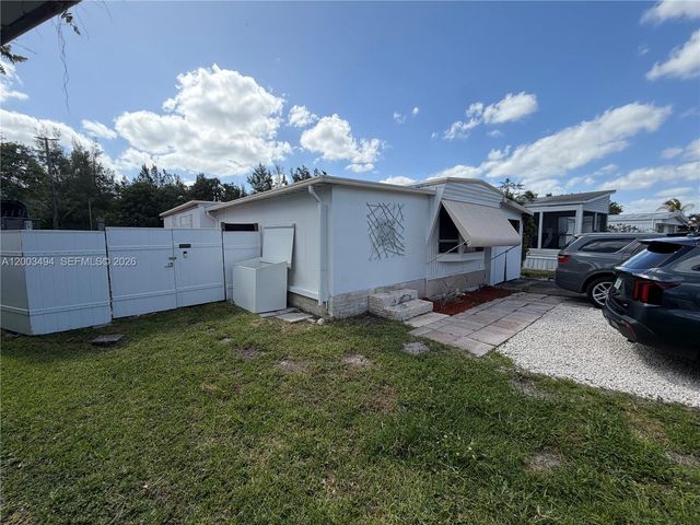 5871 SW 29th Ave, Dania Beach, FL 33312