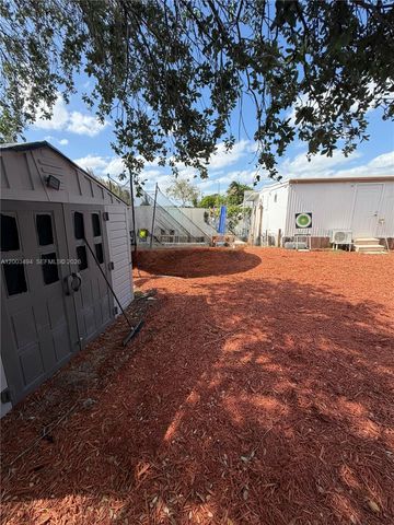 5871 SW 29th Ave, Dania Beach, FL 33312
