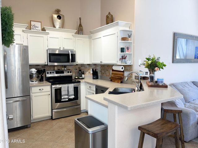 1077 W OLIVE Avenue, Gilbert, AZ 85233