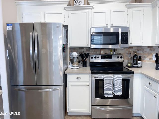 1077 W OLIVE Avenue, Gilbert, AZ 85233