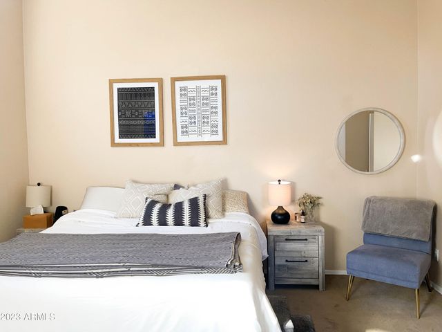 1077 W OLIVE Avenue, Gilbert, AZ 85233