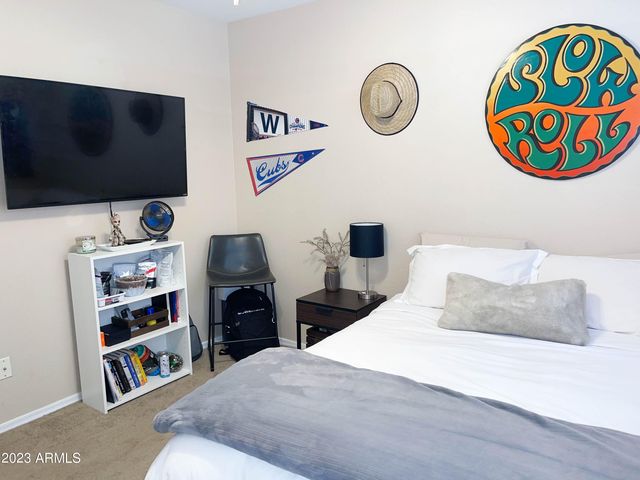 1077 W OLIVE Avenue, Gilbert, AZ 85233