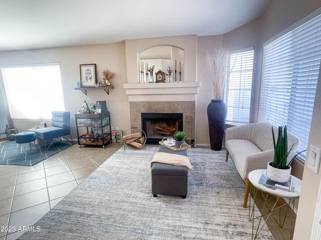 1077 W OLIVE Avenue, Gilbert, AZ 85233