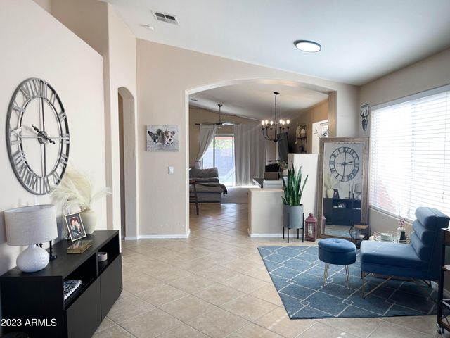 1077 W OLIVE Avenue, Gilbert, AZ 85233