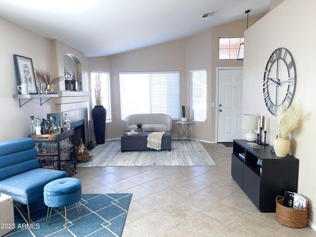 1077 W OLIVE Avenue, Gilbert, AZ 85233