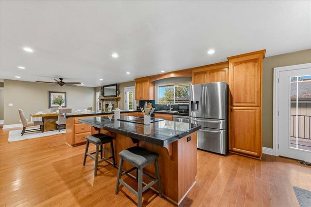 11845 Goldfinch Ct, Penn Valley, CA 95946