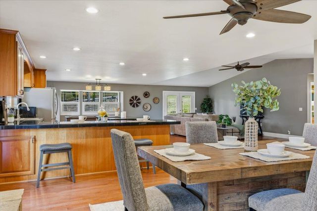 11845 Goldfinch Ct, Penn Valley, CA 95946