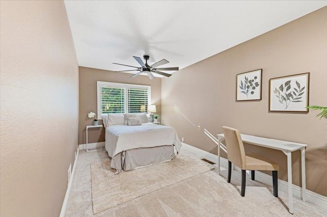 11845 Goldfinch Ct, Penn Valley, CA 95946