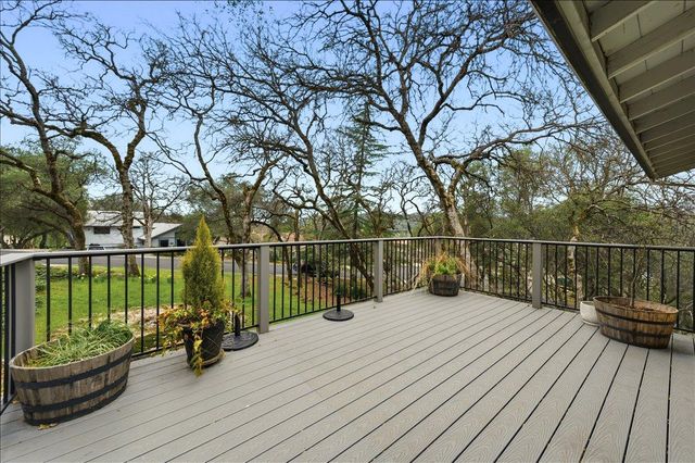 11845 Goldfinch Ct, Penn Valley, CA 95946